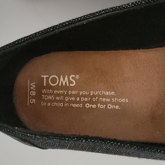 New TOMS SIZE 8.5 - Picture 2 of 5